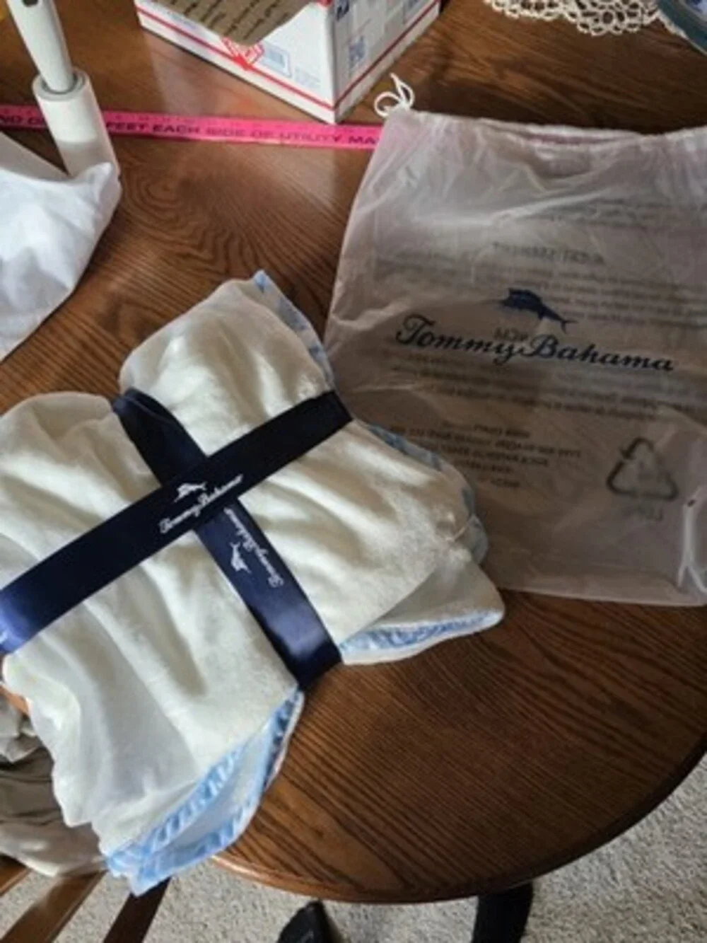 Tommy Bahama Plush White Blue Throw Blanket 50 x 60 in Machine Washable